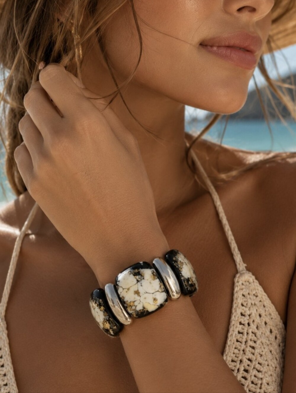 Elegant Black and Gold Women's Stretchy  Bracelet